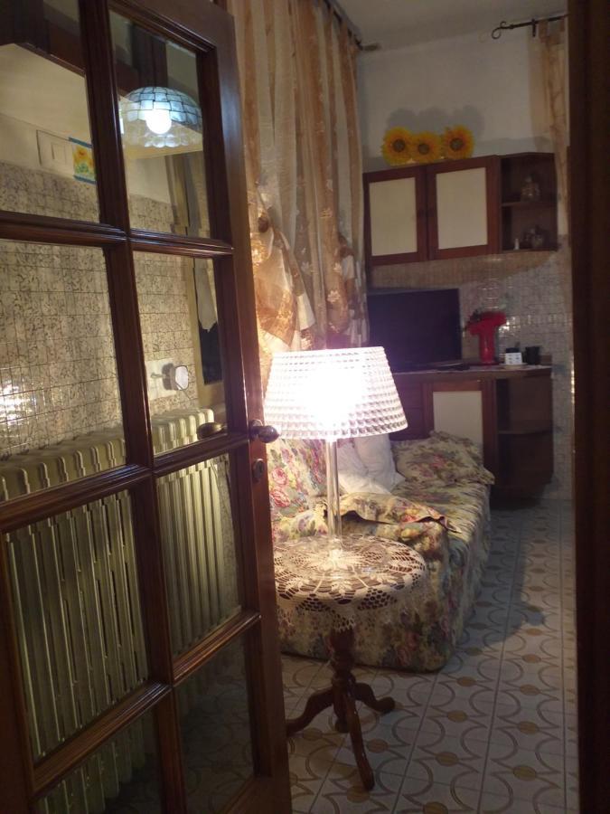 Bed & Breakfast La Rosa Rossa カーリ エクステリア 写真