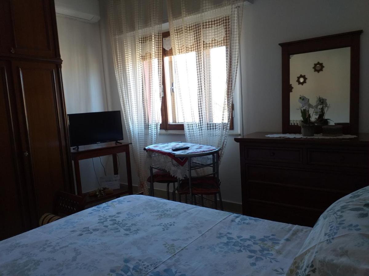 Bed & Breakfast La Rosa Rossa カーリ エクステリア 写真