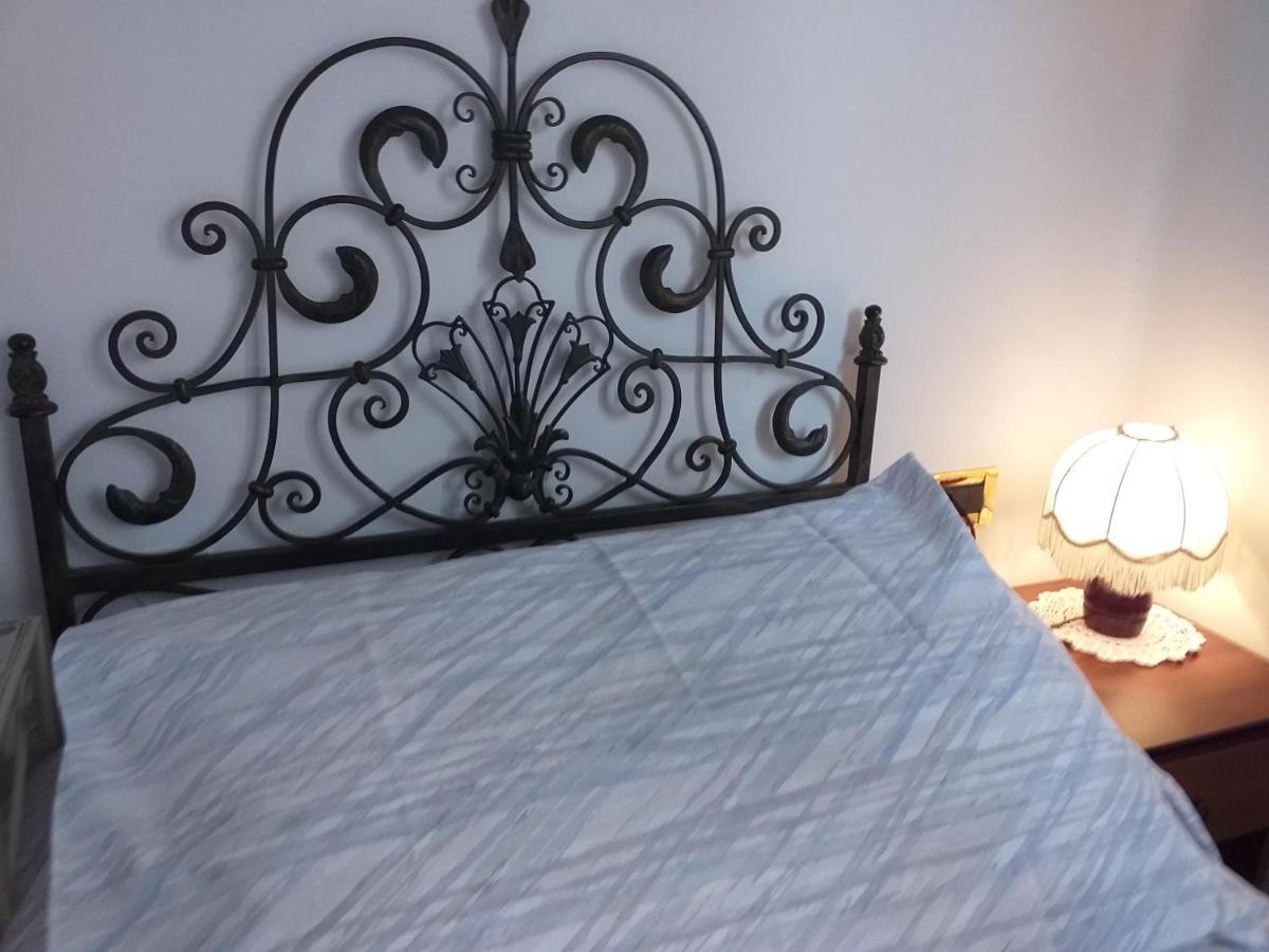 Bed & Breakfast La Rosa Rossa カーリ エクステリア 写真